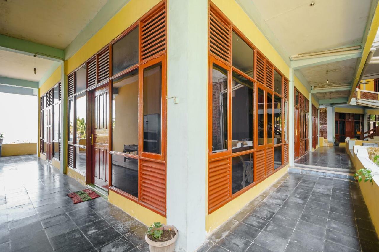 Reddoorz @ Tuktuk Danau Toba Hotel Exterior foto