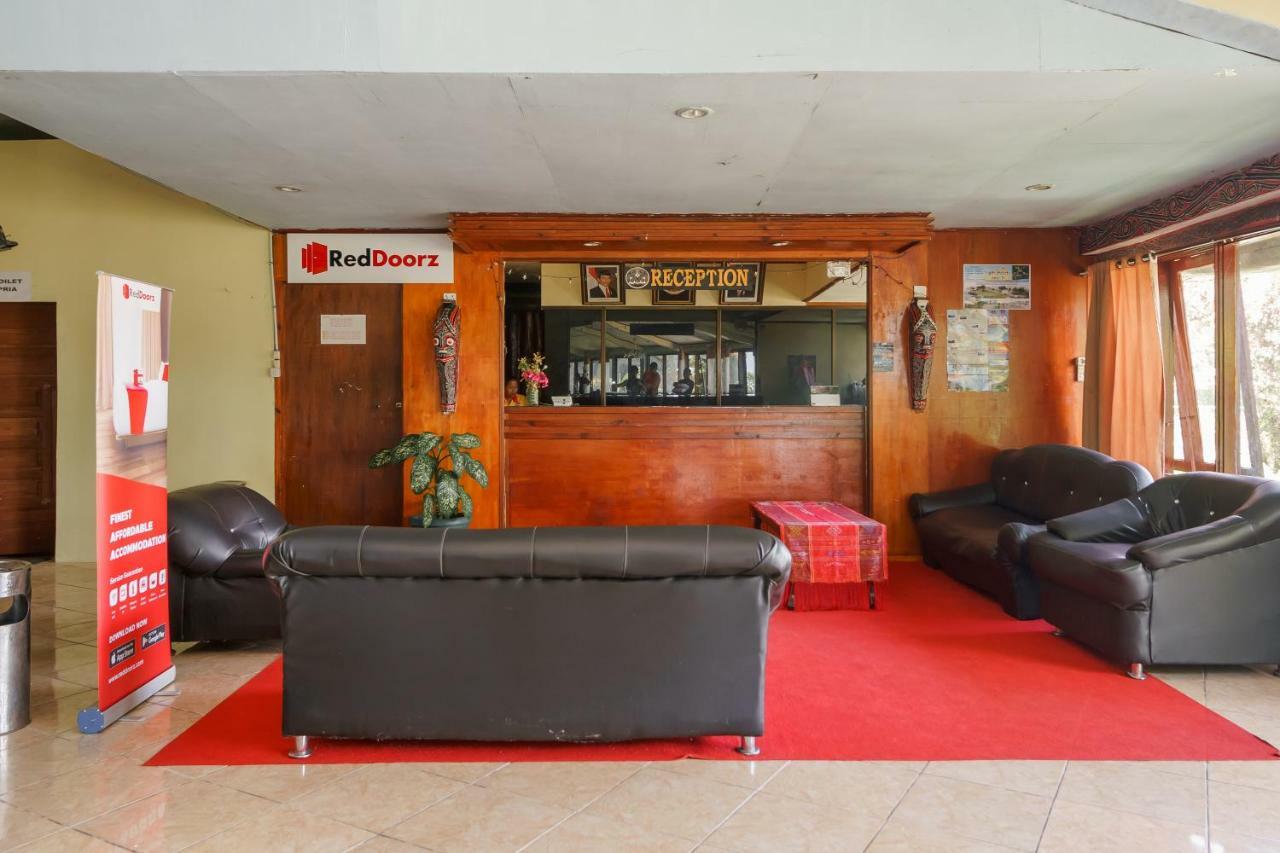 Reddoorz @ Tuktuk Danau Toba Hotel Exterior foto