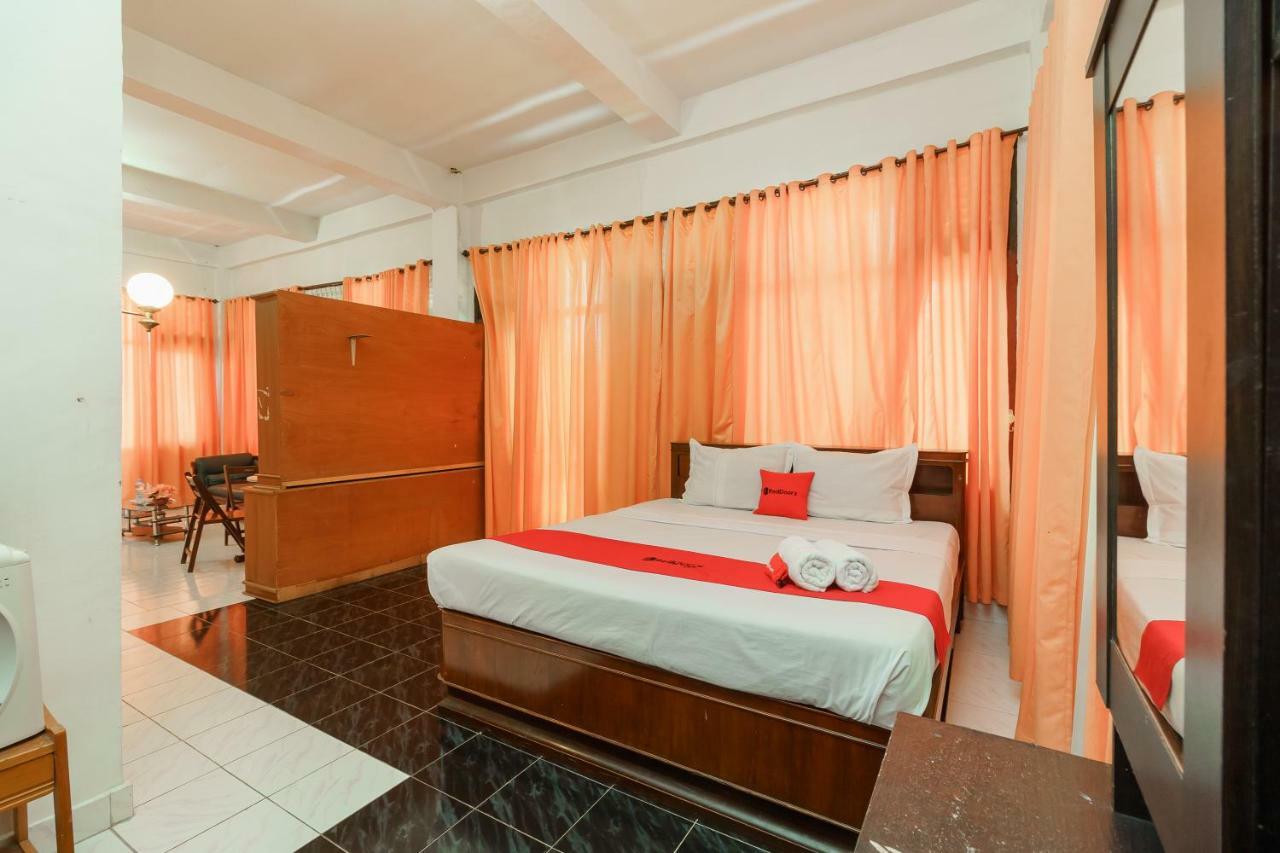 Reddoorz @ Tuktuk Danau Toba Hotel Exterior foto